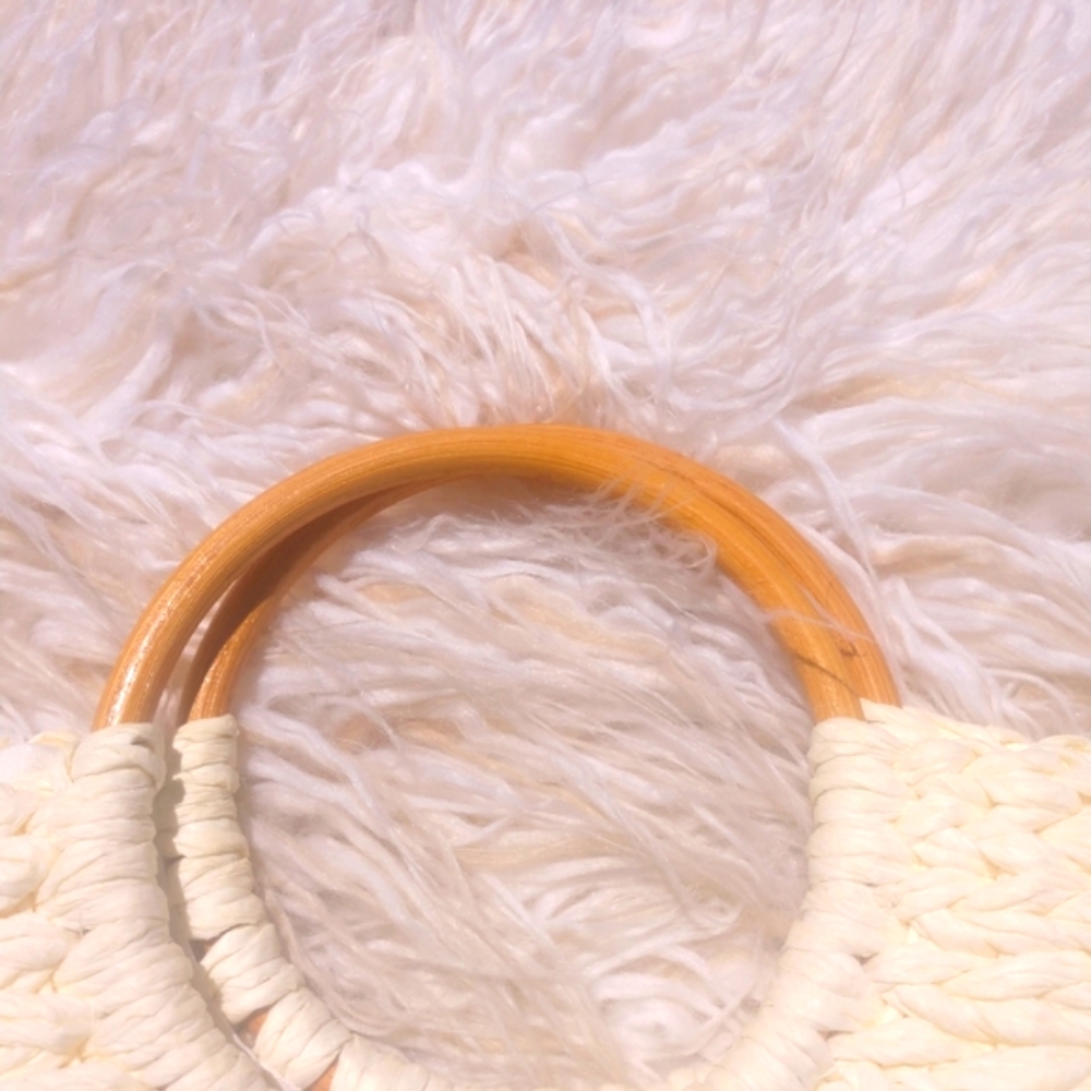 Woven cream hand purse - Picture 4 of 4